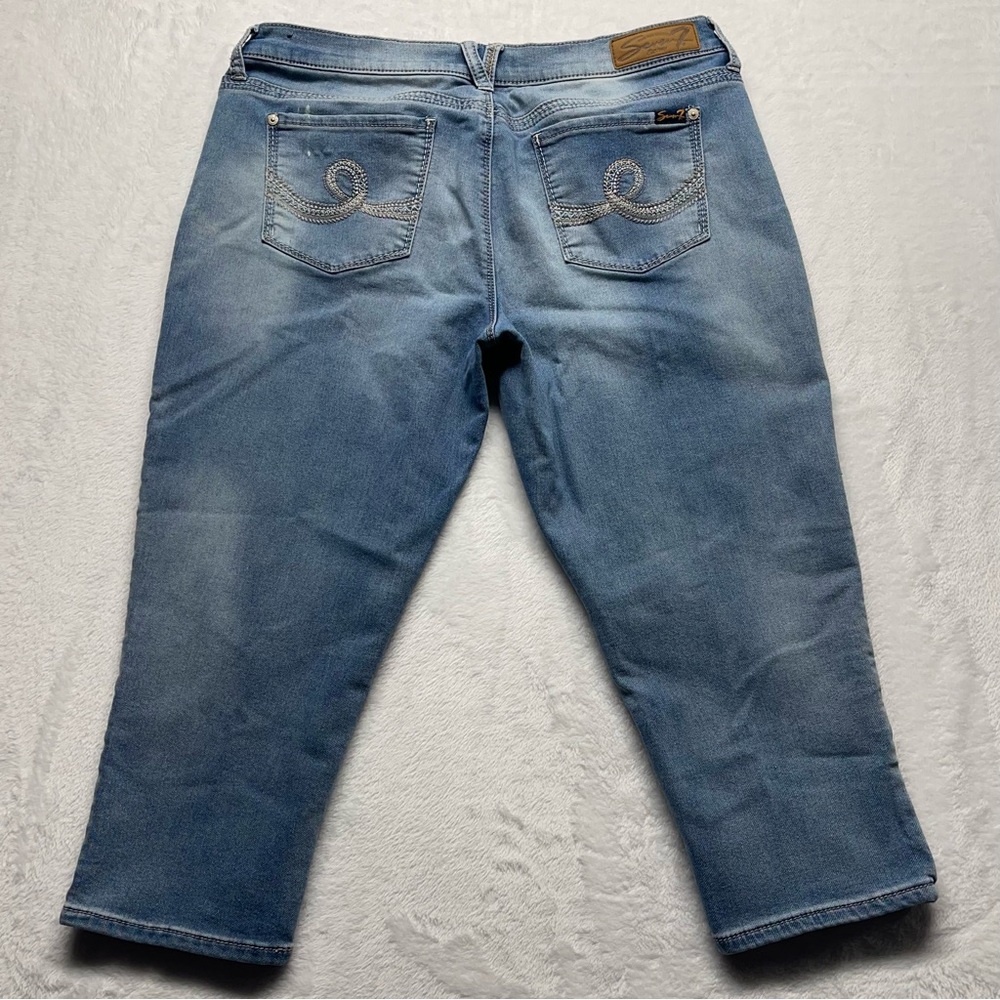 Seven 7 Women’s Capri Jeans Denim Embroidery Back Pockets Distressed Size 14 - Picture 10 of 15